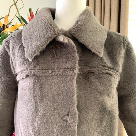 Anthropologie Kerry Reversible Faux Fur Coat in Brownish Grey - Picture 11 of 16
